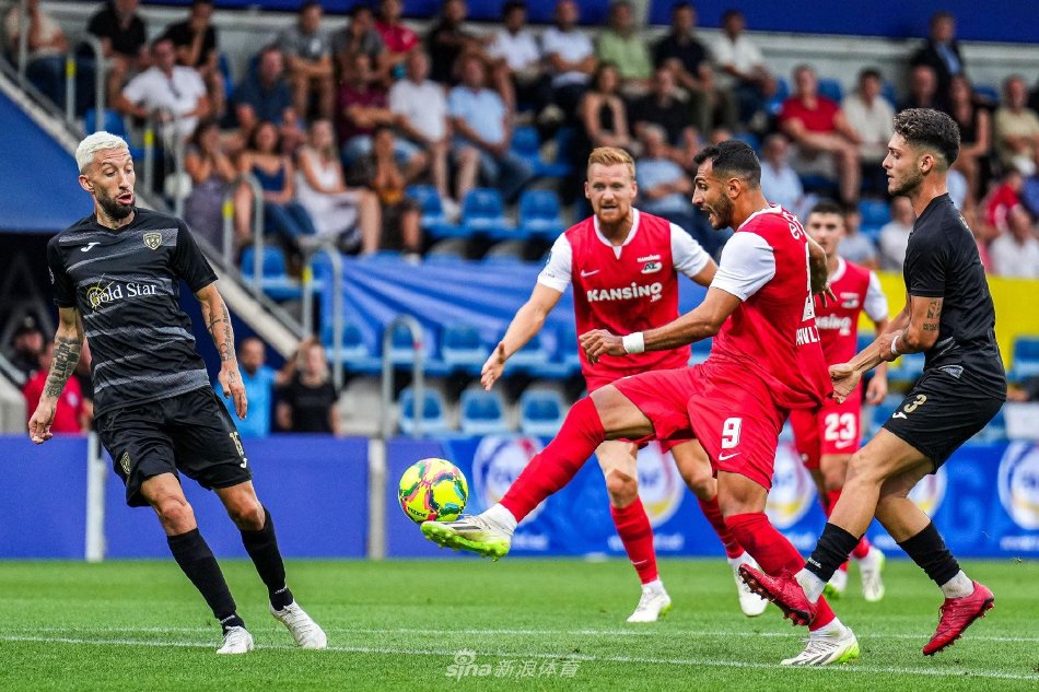 和球员明显 和球员明显